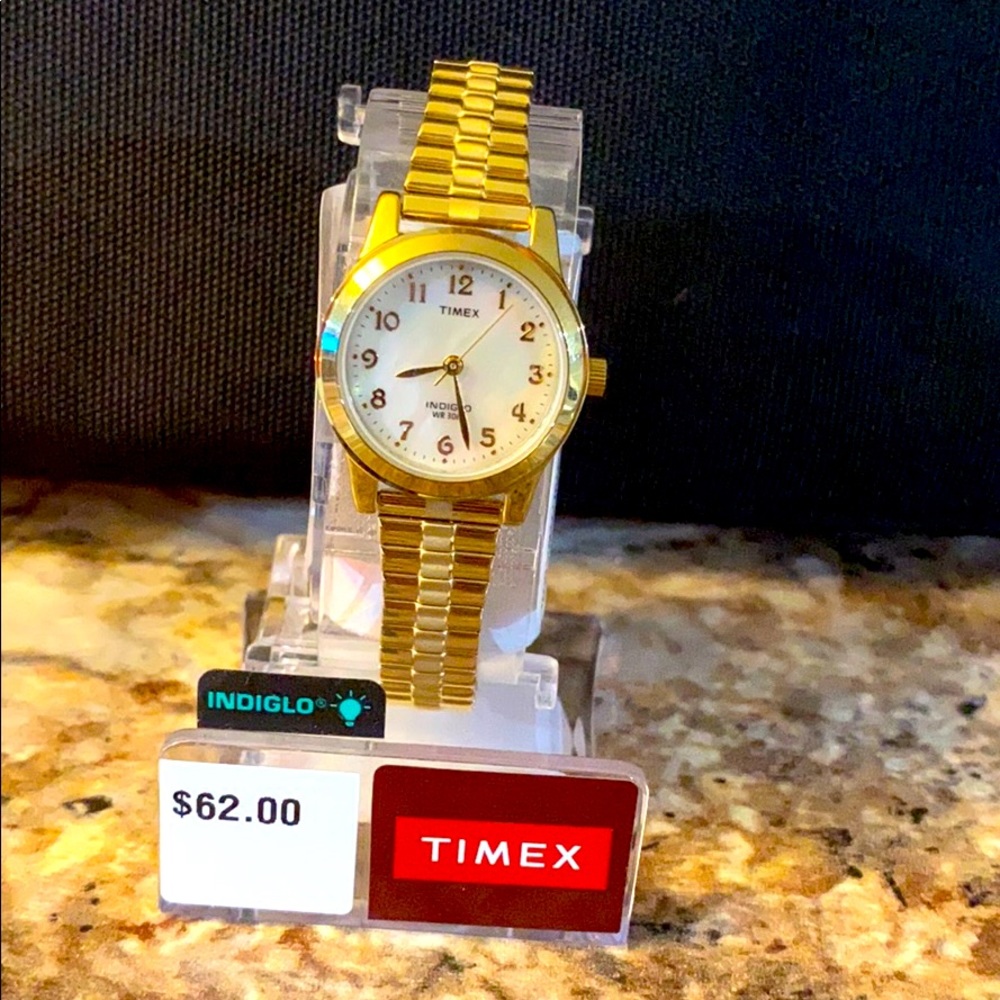 Brand New Timex Indiglo watch ✨ .